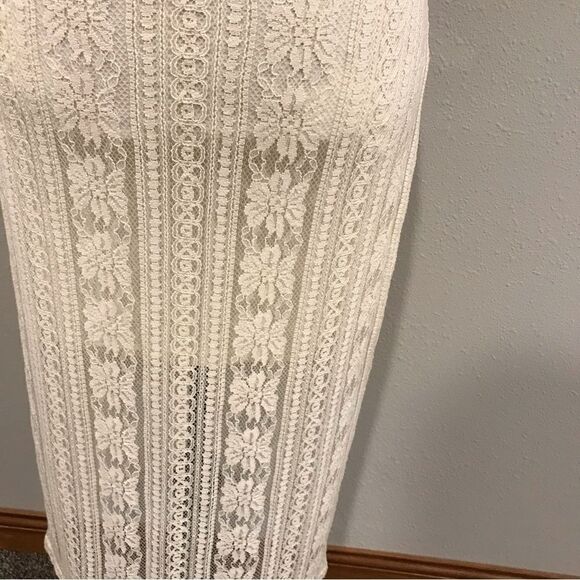 Cream short sleeve lace maxi dress - Picture 5 of 15